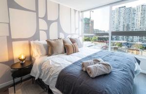 HOM I 4PAX l Parking l Piscina l Metro l Gym l WiFi