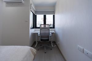 Spacious 2BR Bangkok - Pool, Gym,Coworking-20m BTS
