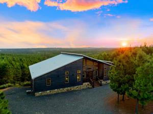 Spa Game Room Sunset Views 5BR Cabin