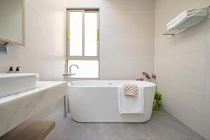 New Cozy 3BR Pool Villa Best Location- Boat Avenue