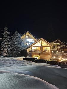 Готель White House