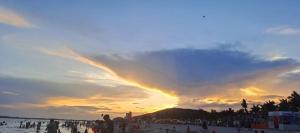 Căn hộ 2PN tầng 23 Lô góc toà tháp 6sao ICON40 View Vịnh, Hồ nhạc nước, Hill sát bãi biển Marina & 3 hồ sinh thái