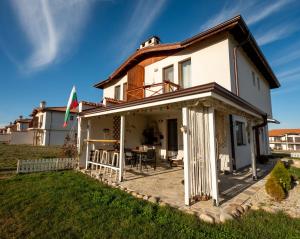 Къща за гости В 12 и 5