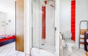 LIMOGES, parkingS privés, à 10mn A20etRN141,naufragés de la route ,mini leclerc, !