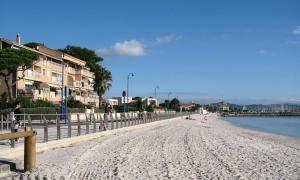 Les Goélettes Studio bord de mer