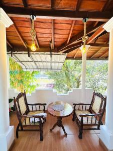 LakeNest Private Villa In Tangalle