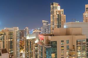 FIRST CLASS 1BR Elegance Near Burj Khalifa
