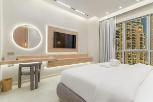 FIRST CLASS 1BR Elegance Near Burj Khalifa