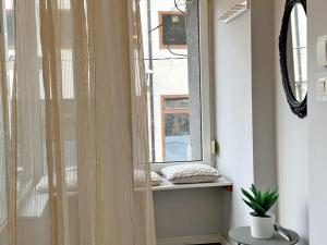 Romantic 1BDR apt near Eagle bridge - Fast Wi-Fi