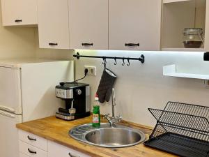 Romantic 1BDR apt near Eagle bridge - Fast Wi-Fi