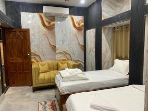 Hotel Triple 555