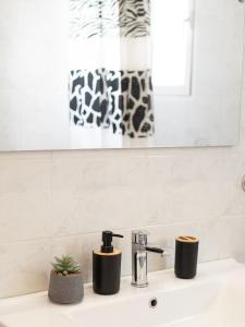 Athens Airport Luxury Apartment