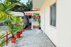 FabHotel Royal Garuda Palace