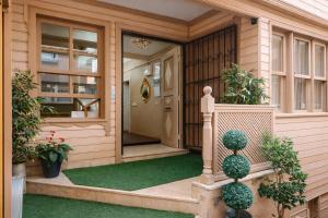valide-maide hotel