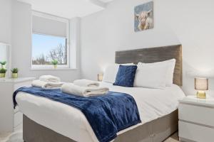 Heart of Brentwood - 1 Bed - Underground Parking - Fast Wifi