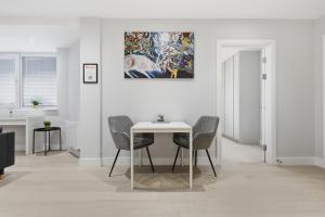 Heart of Brentwood - 1 Bed - Underground Parking - Fast Wifi