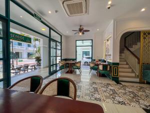 Marina Seaside Boutique Hotel Phu Quoc - Beach and Infinity Pools - Free Buggy Service - Laundry Included