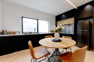 Maidstone Marvel - Luxury Style Brand New Townhome