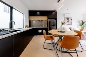 Maidstone Marvel - Luxury Style Brand New Townhome