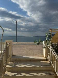 Sea steps - Λουτράκι