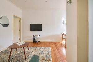 Lovely 2-Bedroom Apartment in Trendy Campo Ourique