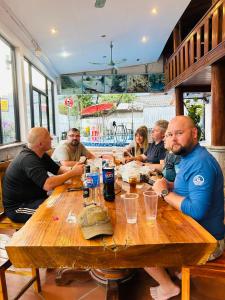 Vangvieng Rock Backpacker Rooftop Hostel