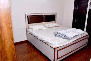 3BHK Apartment society TDI City near Delhi Airport