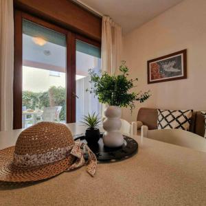 Cozy apartment close to the sea-Beahost