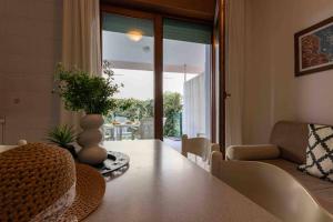 Cozy apartment close to the sea-Beahost