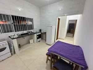 Casa nova com duas suítes, lavabo e vaga