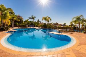 Resort Mediterra - Sea View Apartment near Golf with Pools & Fitness