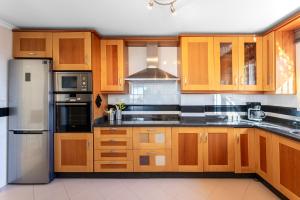 Resort Mediterra - Sea View Apartment near Golf with Pools & Fitness