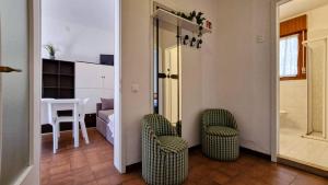 Bright flat in residence with pool - Beahost