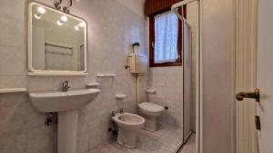 Bright flat in residence with pool - Beahost