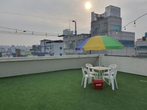 SisuHouse 3F - 45 seconds from Waegwan Station