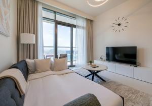 Sea and Palm View from 1BD apt in Beachfront