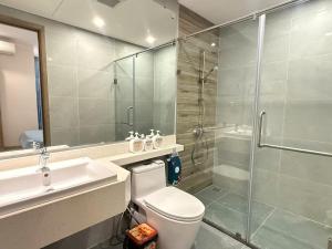 H1 Apartment 2305A Two Bedroom Ecopark