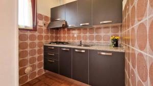 Cozy flat in residence with swimming pool-Beahost