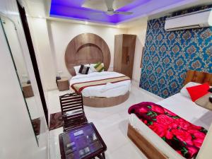 Hotel airport paradise