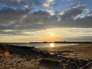 The Coastal Nest 2 bed - Porthcawl