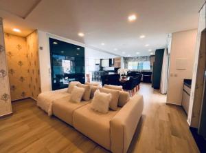 Espetacular casa com elevador e piscina