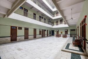 Hotel New Royal Just Near Old Delhi Railway Station And Red Fort