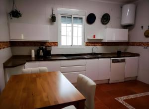 Chalet de Lujo con Piscina Privada cerca de Sevilla