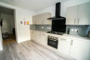 Ravenhill Four-Bedroom Home with Parking