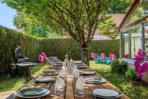 Maison de vacances au calme, piscine, clim, en forêt, Fontainebleau