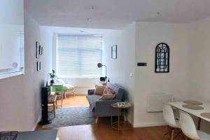 1 Bed Apartment by Brookland Stays Serviced Accommodation Short Lets Hemel Hempstead with Free WiFi