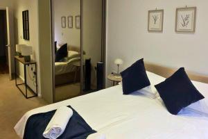 1 Bed Apartment by Brookland Stays Serviced Accommodation Short Lets Hemel Hempstead with Free WiFi