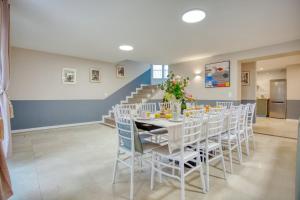 Large house ideal for groups families 12 people