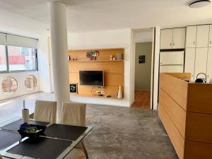 Amplio Departamento - Excelente ubicación sobre el Río