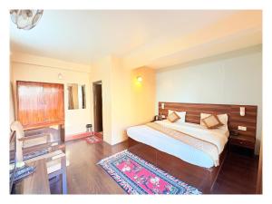 The OAK Retreat Hotel